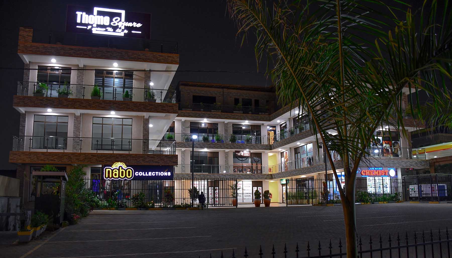 Thome Square Shopping Center
