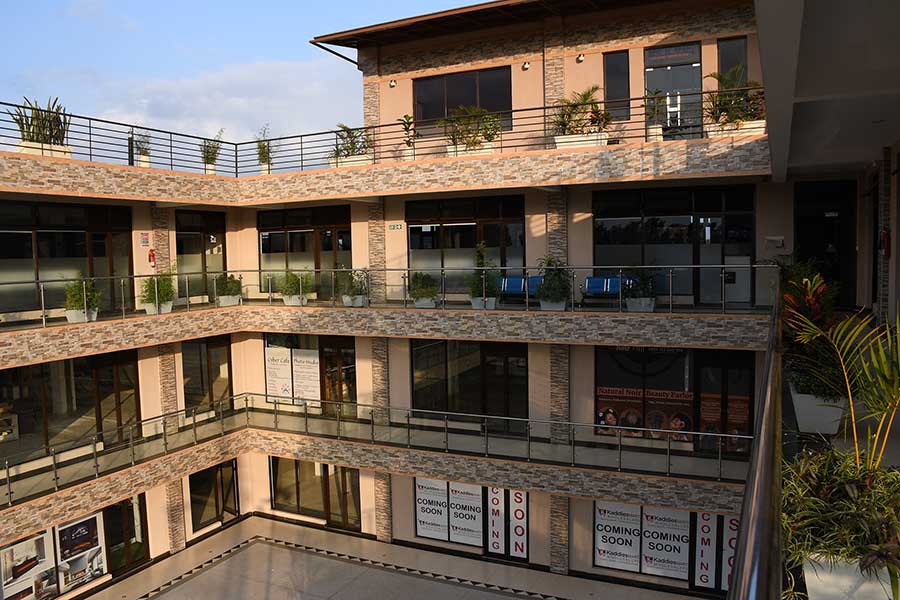 Shopping mall near Thome Estate